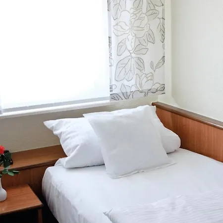 Elysee Hotel 3*