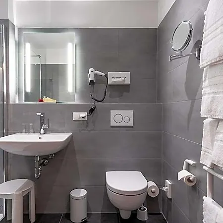 Elysee Hotel